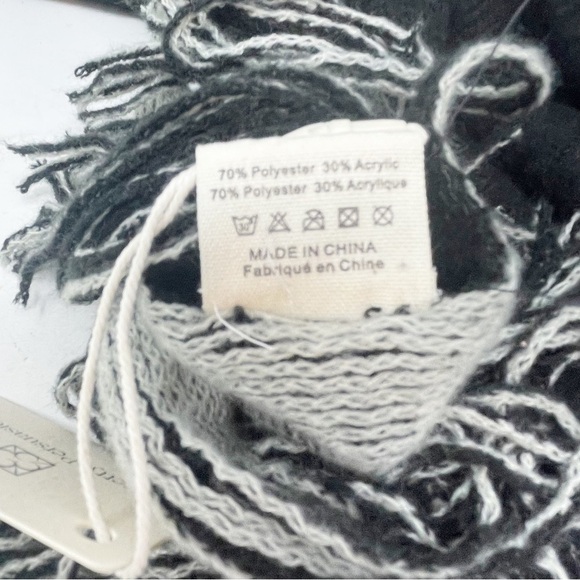 PRETTY PERSUATIONS Women’s Reversible Black Gray Long Fringe Scarf 88” X 24” - Picture 7 of 7